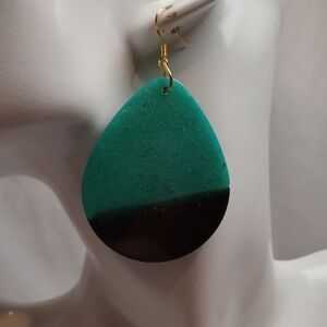 Elegant Green and Black Teardrop Earrings